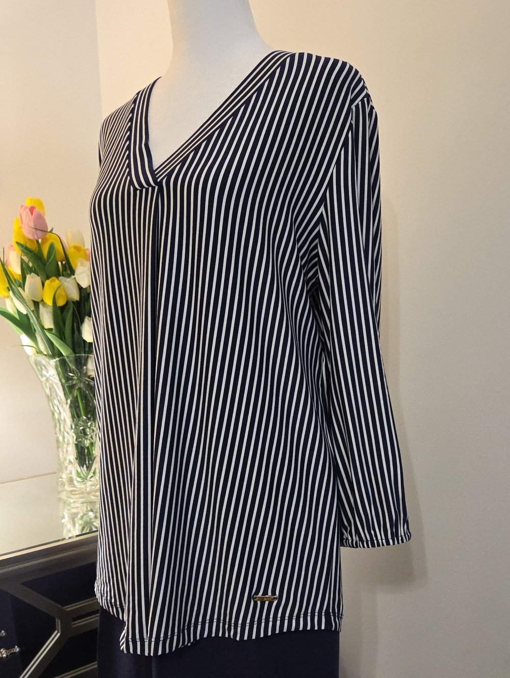 Jones New York Navy & White Vertical Stripe V-Neck Tunic Top